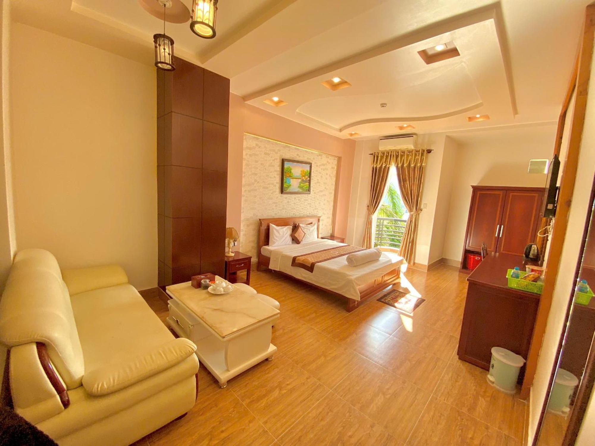 Phuc Hung 2 Hotel Ратьзя Экстерьер фото