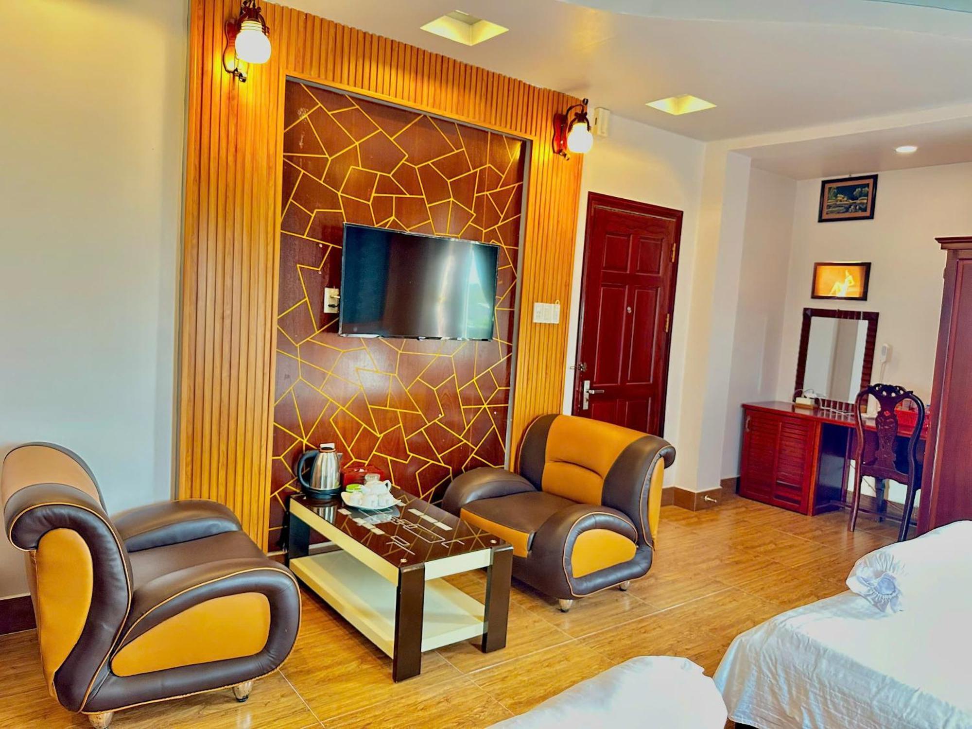 Phuc Hung 2 Hotel Ратьзя Экстерьер фото
